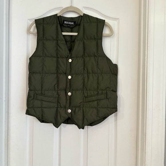 Green Puffer Vest with Button Closure NWOT - Picture 1 of 8